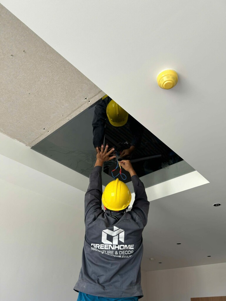 thi công trần gương 5
