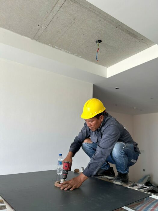 thi công trần gương 7