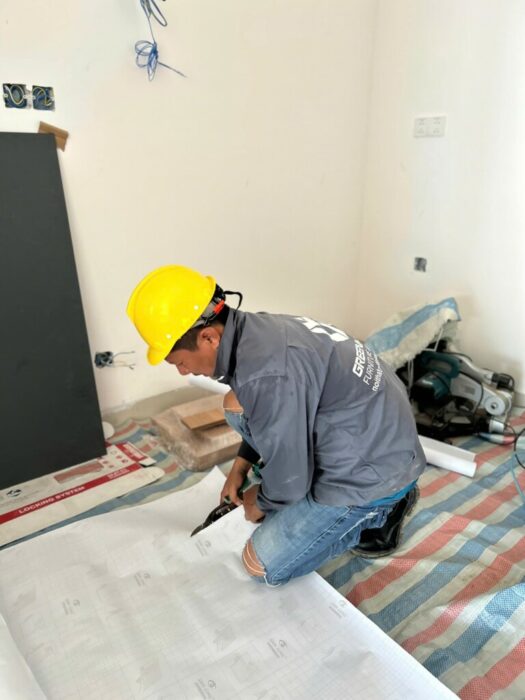 thi công trần gương 9